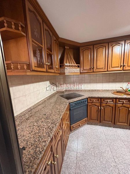 Foto c580c3d3-f8bd-4f25-a18c-b95e98adc466. Rent flat with heating parking in Centro Ourense