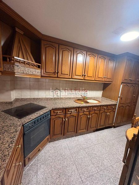 Foto 049579b6-4f44-4f86-a78e-737dd045f52d. Alquiler piso en Centro Ourense