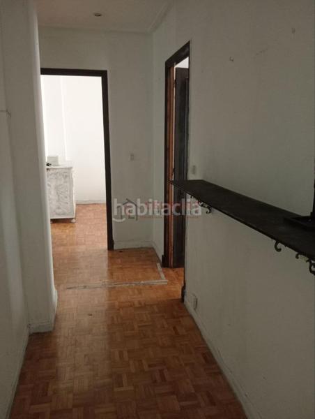 Foto b256c41b-5937-487a-9ab9-f7b5b1117f05. Piso en Centro Ourense