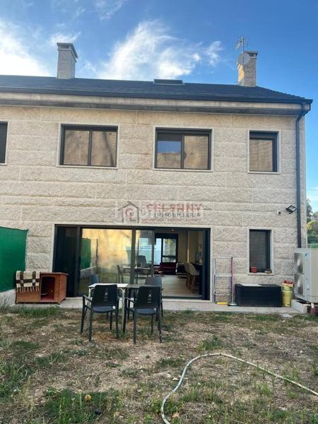 Foto cd1f9767-d06f-4499-ae3f-1916db2c6945. Semi detached house with heating parking in Barrocanes Ourense