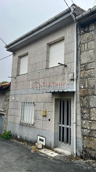 Foto aca1e14a-8127-4ca8-8d56-1680549bf5d2. Maison jumelée avec chauffage dans Nogueira de Ramuín