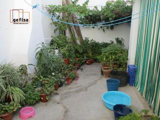 Casa a Valdepeñas. Casa en venta en centro, 4 dormitorios.