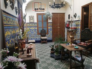 Casa en Valdepe�as. Casa en venta en centro, 5 dormitorios.