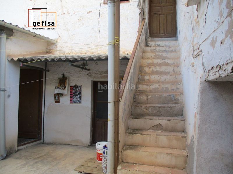 Foto 500331d8-5e23-4f51-acd6-aa459e16b361. Casa amb aparcament a Valdepeñas