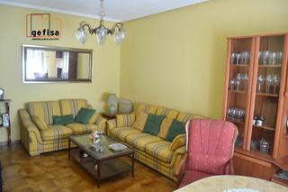 Casa en Valdepeñas. Casa en venta en centro, 12 dormitorios.