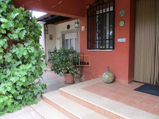 Xalet a Valdepeñas. Chalet en venta en aguzadera, 3 dormitorios.