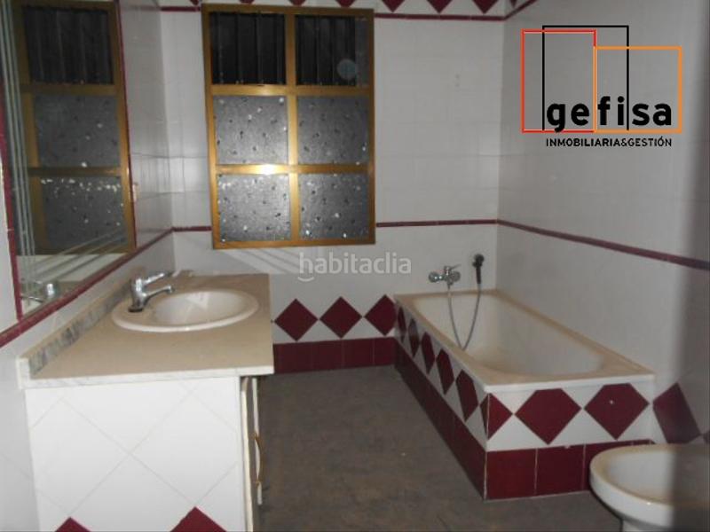 Foto a39c01da-97dd-4817-b1fd-600d0cea6585. Capannone industriale in Valdepeñas