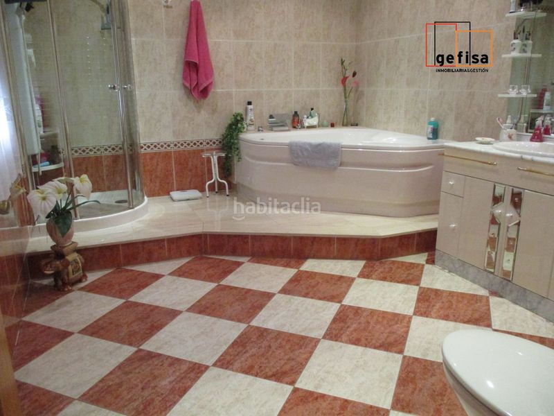 Foto 0c9f9a48-1138-432e-9c31-f1ee47d85ec7. Casa amb calefacció aparcament a Valdepeñas