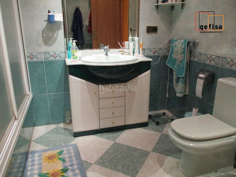 Foto e372578d-ca86-4075-a471-0573439d8b43. Casa amb calefacció aparcament a Valdepeñas
