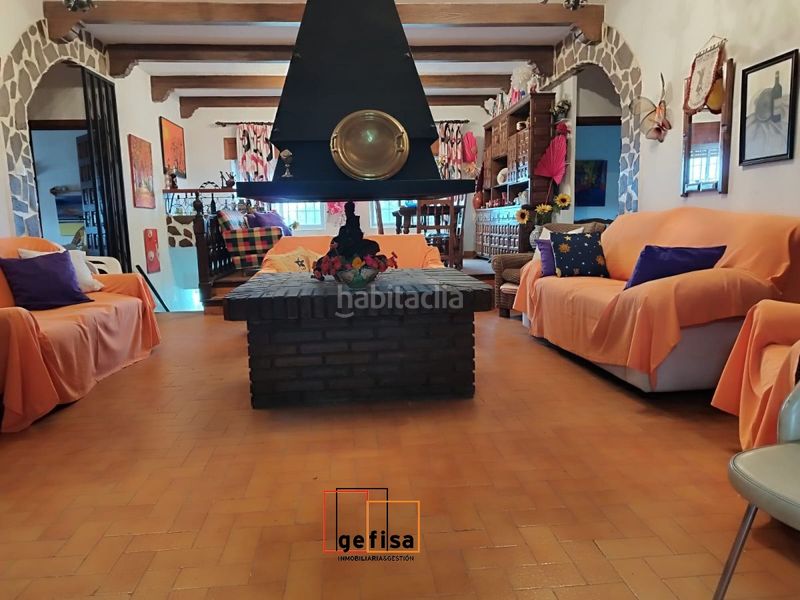 Foto a76327e6-2065-4429-83af-afb8f0db56d4. Xalet amb aparcament piscina a Valdepeñas