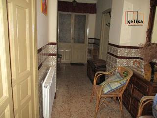 Maison à Valdepeñas. Casa en venta en centro salud, 5 dormitorios.