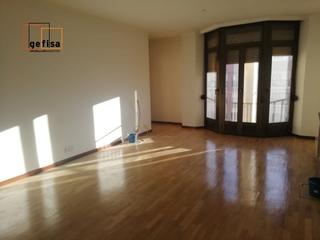 Appartement à Valdepeñas. Piso en venta en 1 de julio, 4 dormitorios.