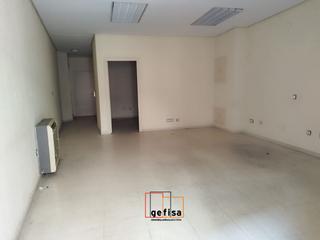 Geschäftsraum in Valdepeñas. Local en venta en centro, 2 dormitorios.