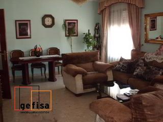 Casa en Valdepeñas. Casa en venta en auditorio, 3 dormitorios.