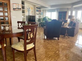 Pis a Valdepeñas. Piso en venta en centro, 4 dormitorios.