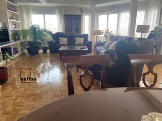 Appartement à Valdepeñas. Piso en venta en centro, 4 dormitorios.