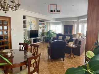 Appartement à Valdepeñas. Piso en venta en centro, 4 dormitorios.