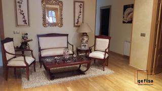 Maison à Valdepeñas. Casa en venta en barrio de los llanos, 6 dormitorios.