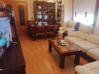 Maison à Valdepeñas. Casa en venta en molino, 6 dormitorios.