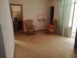 Piso en Valdepeñas. Piso en venta en convento, 4 dormitorios.