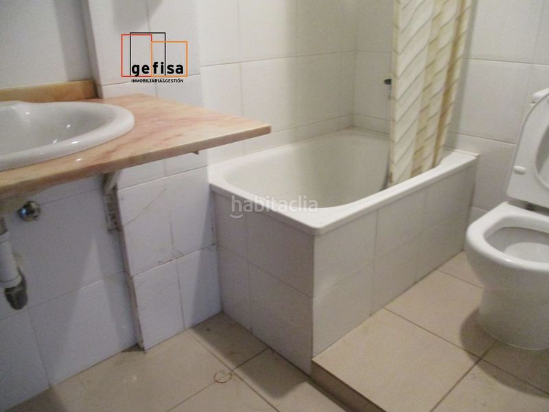 Foto 609efbd4-7c61-4bbf-b801-1d19cf031951. Local comercial a Valdepeñas