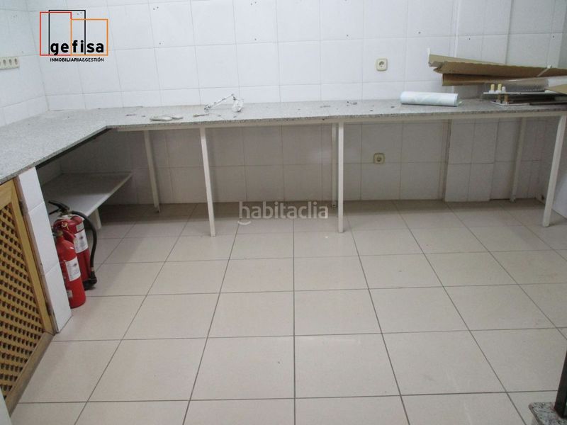 Foto 9eb4bff6-de2e-49c0-a1e7-dda9ccbad351. Local comercial a Valdepeñas
