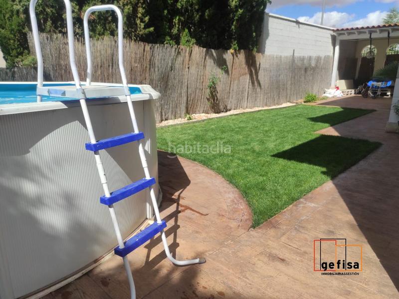 Foto 3f7de862-5cb9-4de0-b156-def67a00f457. Chalet pareado en venta en sabeco, 4 dormitorios. en Valdepeñas