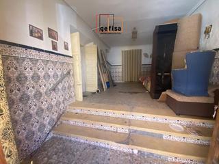 Casa en Valdepeñas. Casa en venta en centro.