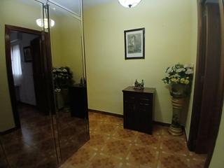 Etagenwohnung in Valdepeñas. Piso en venta en centro, 4 dormitorios.