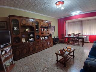 Maison à Valdepeñas. Casa en venta en buena, 4 dormitorios.