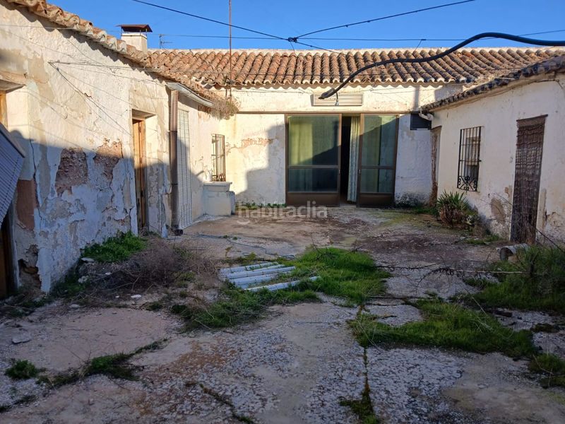 Foto b8751411-4ad5-4947-8e03-adb7bc405b0d. Casa amb aparcament a Valdepeñas