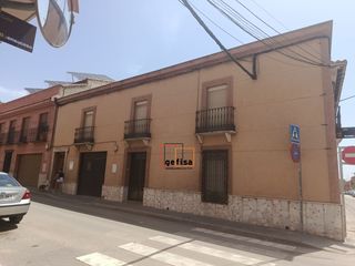Casa en Valdepe�as. Casa en venta en buena, 6 dormitorios.