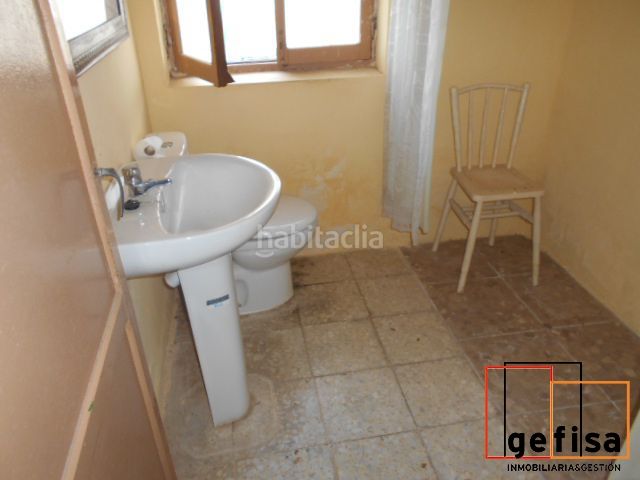 Foto d7332903-6405-49d0-8d81-3ba6a6b378d8. Casa amb calefacció aparcament a Valdepeñas