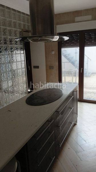 Foto 3f8ec8bb-766e-46c6-b06f-6f1d7eda2336. Casa amb aparcament a Valdepeñas