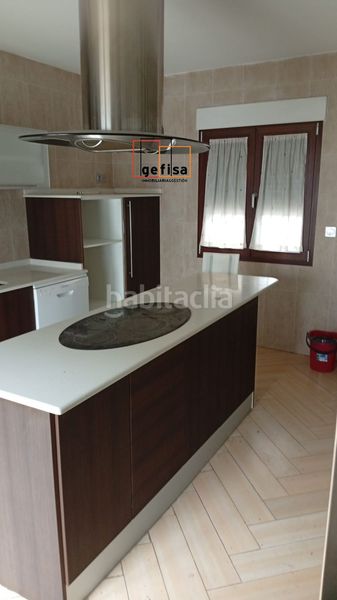 Foto ccd53050-19d5-4dcc-ac2c-eea22a6ebd42. Casa amb aparcament a Valdepeñas