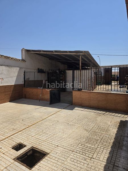 Foto 30a74008-8d41-4266-a82d-1dd3810b353a. Casa  en venta en nacional iv, 3 dormitorios. en Valdepeñas
