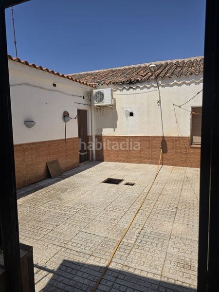Foto 535c2ec9-fae8-4977-9985-c9fd4ac615ca. Casa  en venta en nacional iv, 3 dormitorios. en Valdepeñas