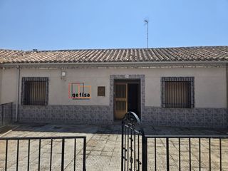 Casa a Valdepeñas. Casa en venta en nacional  iv, 3 dormitorios.