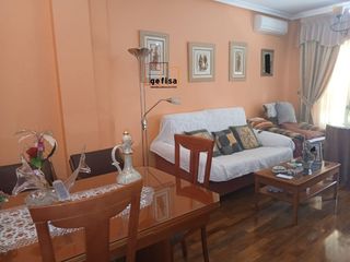 Flat in Valdepeñas. Piso en venta en centro, 3 dormitorios.