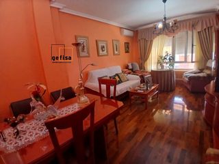 Pis en Valdepe�as. Piso en venta en centro, 3 dormitorios.