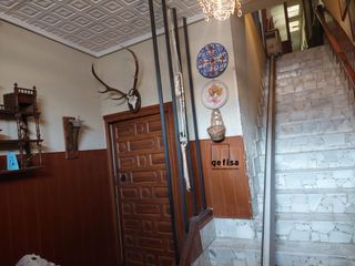 Casa en Valdepe�as. Casa en venta en seis de junio, 7 dormitorios.