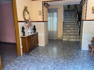 Haus in Valdepeñas. Casa en venta en buena, 9 dormitorios.