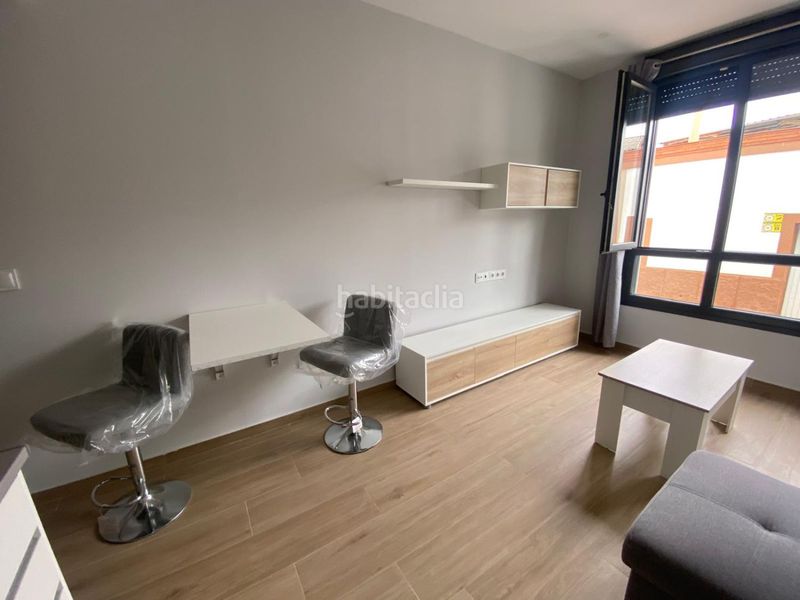 Foto c2c56fac-f561-4bf5-b411-86b5d47a7727. Apartament amb calefacció aparcament a Valdepeñas