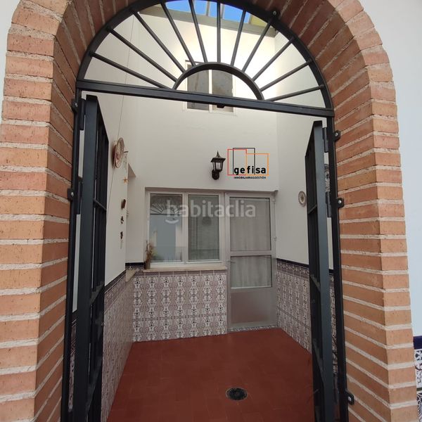 Foto 4eba843c-0f90-47a0-97f0-e26440043f96. Casa  en venta en centro salud, 7 dormitorios. en Valdepeñas