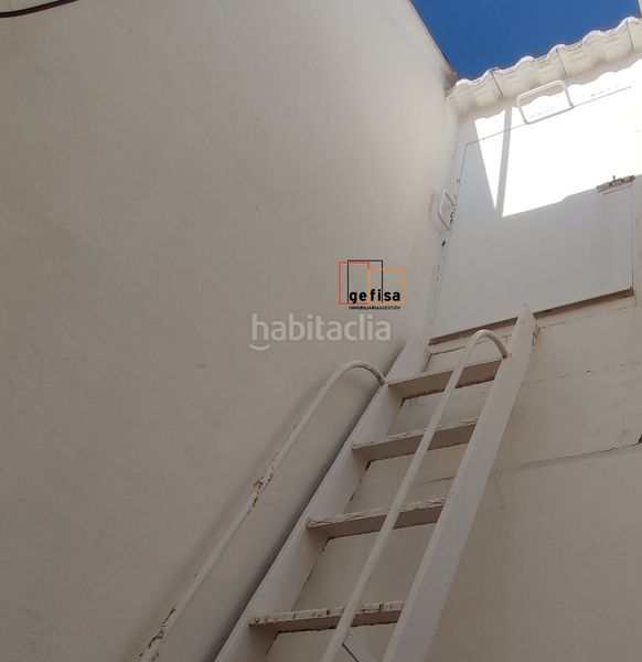 Foto 9d65e8fe-5e5c-4f3b-9c06-0fae741d4a9e. Casa  en venta en centro salud, 7 dormitorios. en Valdepeñas