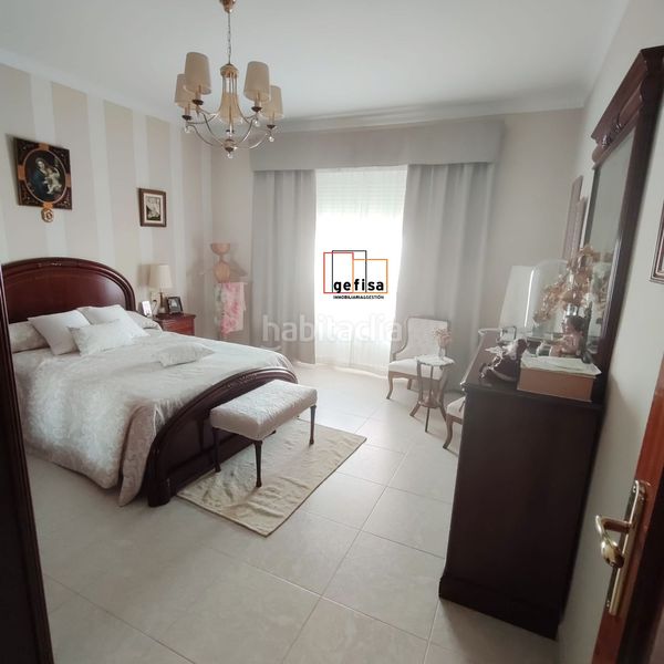 Foto 9e0b9188-7a79-4492-925c-a2960c7559a7. Casa  en venta en centro salud, 7 dormitorios. en Valdepeñas