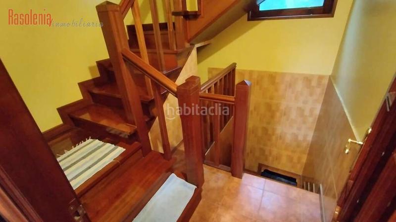 Foto 25f3ab12-b277-4b8e-bd05-a0fbc941f70e. Chalet amplio chalet de piedra en Tomiño