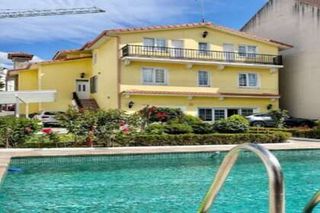 Chalet en Perillo. Gran chalet en oleiros en venta