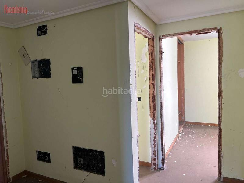 Foto f833c134-6bd8-4c5b-bd82-26ffe101095c. Edifici a razo 13 a Carballo