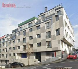 Local commercial à Poeta manuel maria 13. Enta de local en calle poeta manuel maria n 13 betanzos a coruña